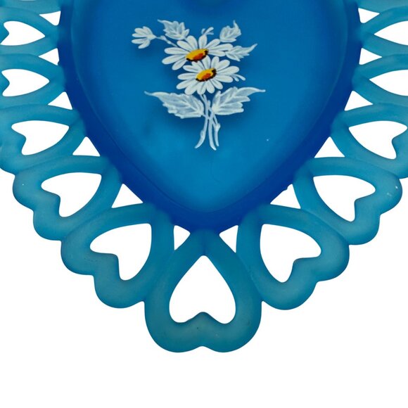 Vtg Westmoreland Blue Satin Glass Heart Shape Trinket Dish Silver Daisy - Picture 4 of 9